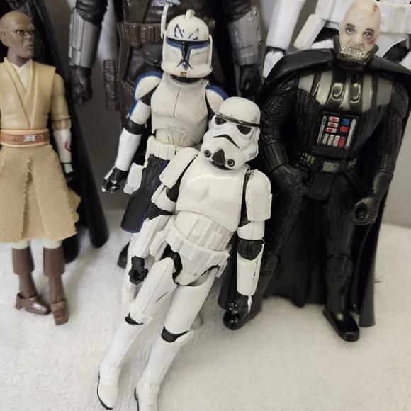 Star Wars Action Figure Set - Black, White, Tan - Picture 4 of 16